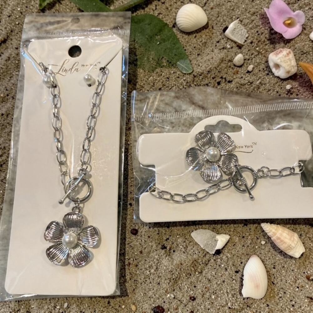 The Island Breeze Pearl Blossom Fashion Jewelry Set